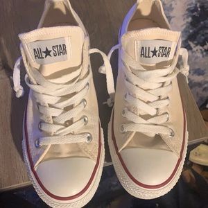 Converse. White original. Excellent condition. Worn a couple of times. Size 7